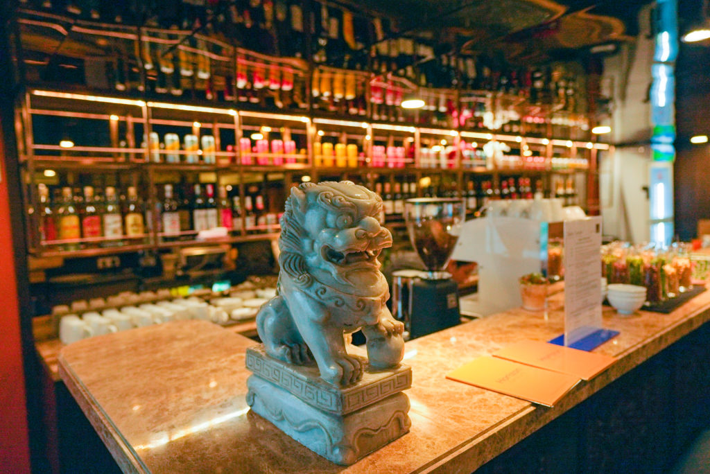 Horizon bar on APT Mekong Serenity.