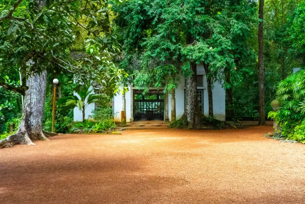 Entry into Jeffrey Bawa's Lunuganga Estate. Photo: Harmeet Sehgal